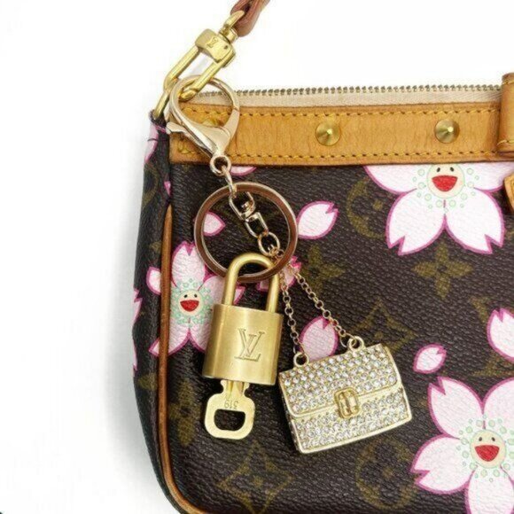 Authentic Louis Vuitton Lock & Key with Bag Purse Charm Keychain Key Chain - Picture 2 of 4